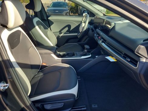 New 2026 Kia K4 GT-Line w/ GT-Line Sunroof Package FWD image 7