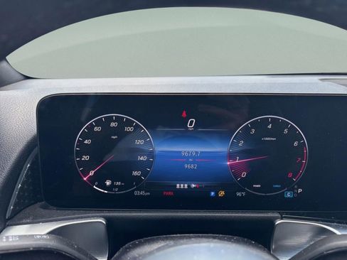 Used 2025 Mercedes-Benz GLB 250 image 13