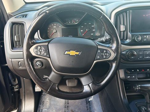 Used 2020 Chevrolet Colorado Z71 AWD/4WD image 17