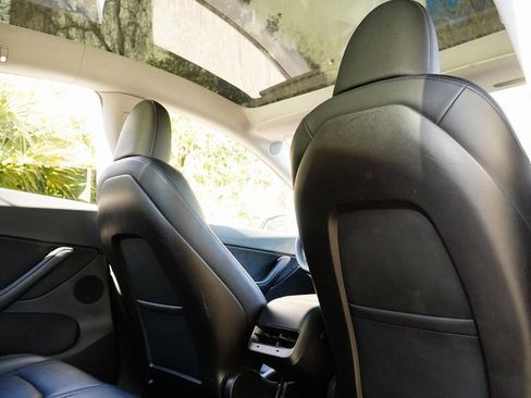 Used 2020 Tesla Model Y Long Range image 28