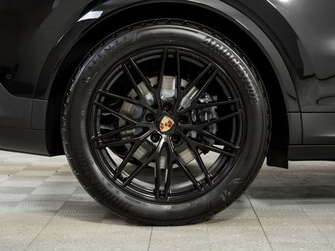 Certified 2026 Porsche Cayenne Coupe AWD/4WD image 40