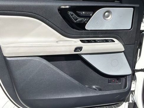 New 2026 Lincoln Aviator Reserve image 11