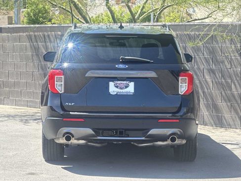 Used 2023 Ford Explorer XLT w/ Equipment Group 202A RWD image 7