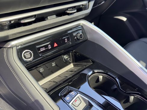 Used 2025 Audi Q5 Premium Plus w/ Premium Plus AWD/4WD image 14