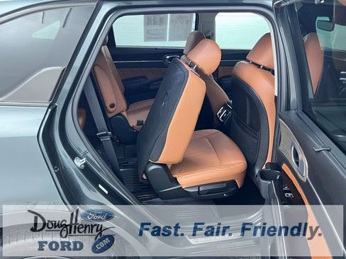 Used 2023 Kia Sorento SX Prestige image 42