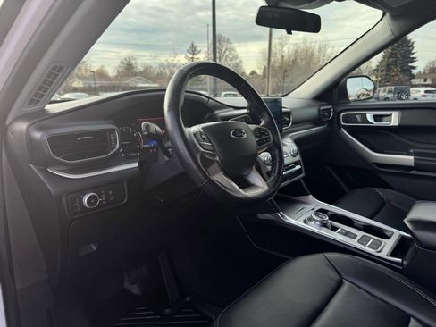 Used 2022 Ford Explorer XLT w/ Equipment Group 202A image 16