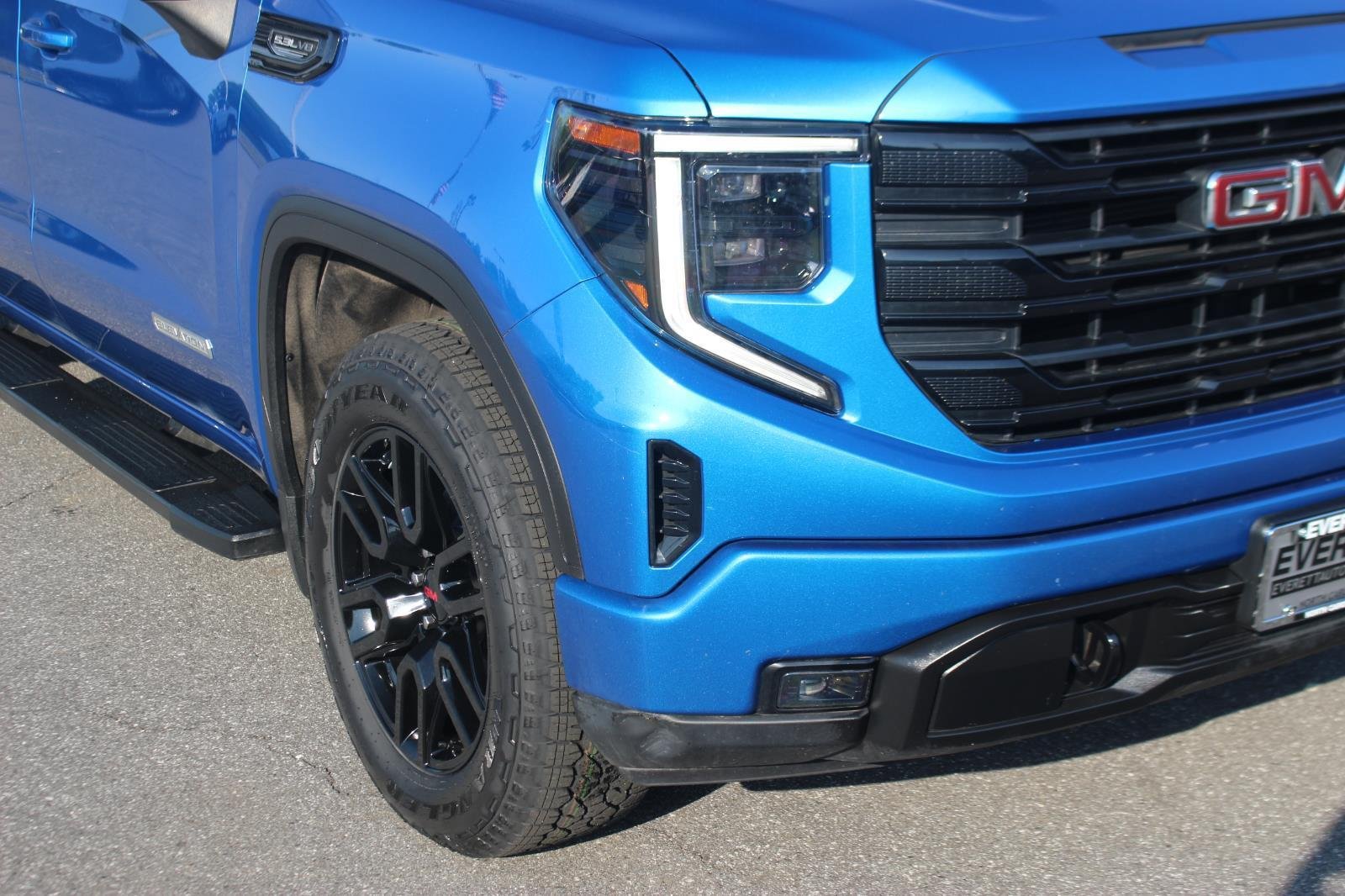 Used 2022 GMC Sierra 1500 Elevation AWD/4WD image 9