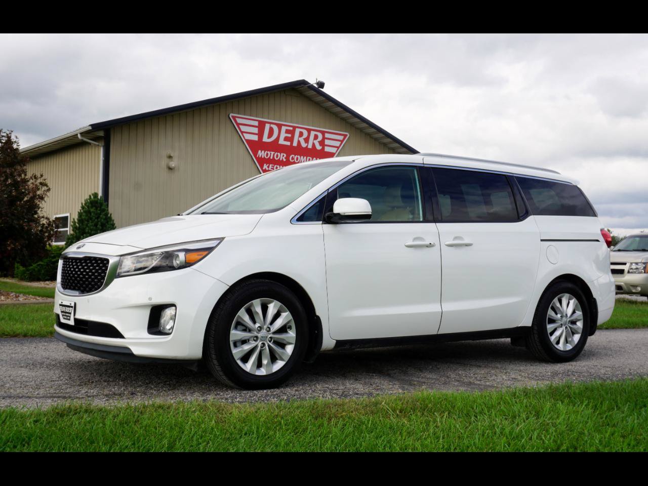 Used 2017 Kia Sedona EX FWD image 1