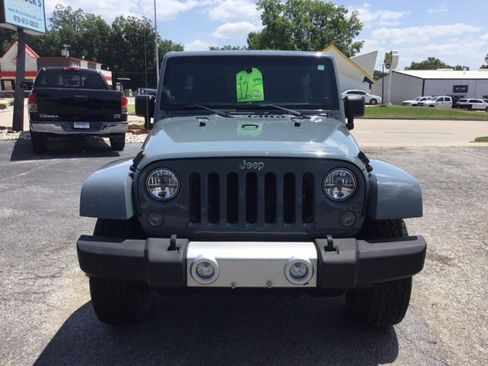 Used 2014 Jeep Wrangler Unlimited Sahara w/ Connectivity Group AWD/4WD image 8
