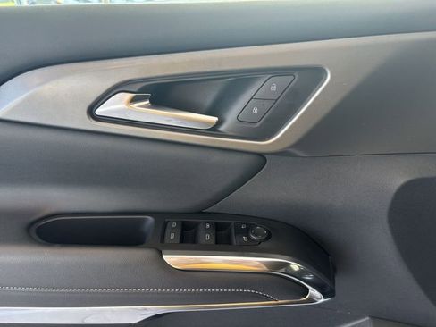 Certified 2025 Chevrolet Traverse LT image 24