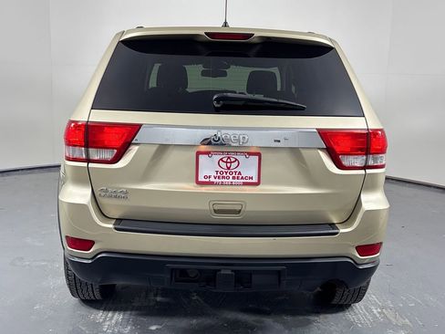 Used 2012 Jeep Grand Cherokee Laredo image 5