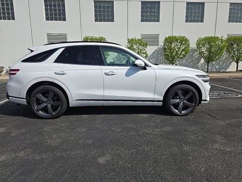 Used 2025 Genesis GV70 3.5T Sport w/ Sport Advanced Package image 9