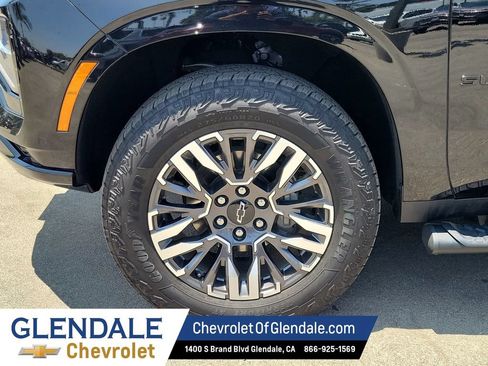 Certified 2025 Chevrolet Suburban Z71 AWD/4WD image 18