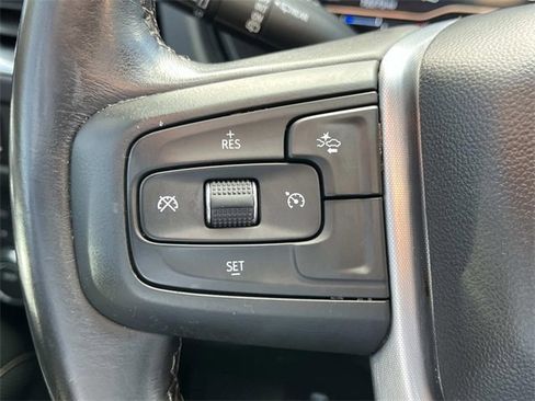 Used 2023 GMC Yukon XL SLT image 34