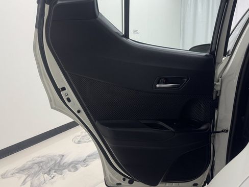 Used 2018 Toyota C-HR XLE FWD image 21