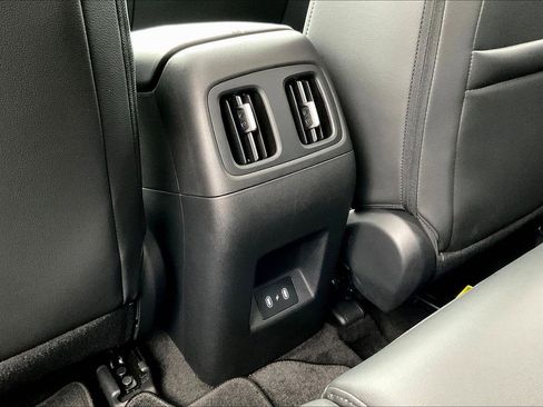 Used 2026 Hyundai Santa Cruz SEL image 11