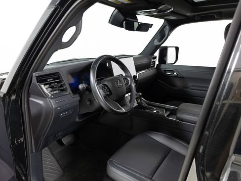 Used 2024 Lexus GX 550 image 17