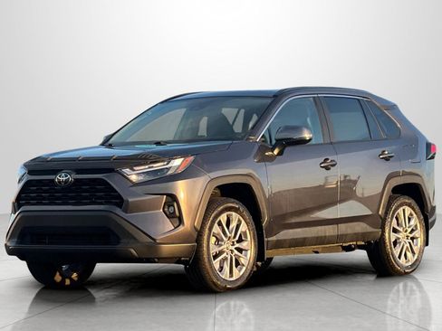 Used 2023 Toyota RAV4 XLE Premium image 9