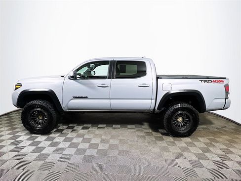 Used 2018 Toyota Tacoma TRD Off-Road image 5