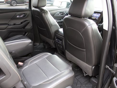 Used 2020 Chevrolet Traverse Premier image 34