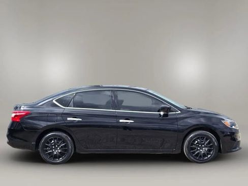 Used 2017 Nissan Sentra SV image 4