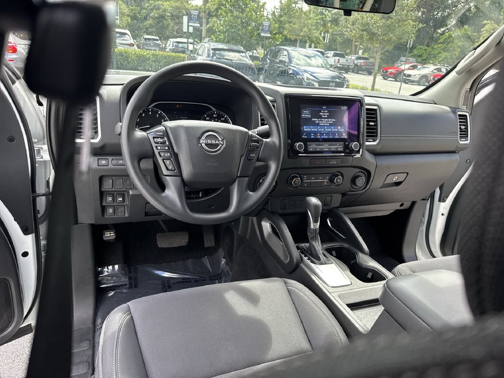 Used 2022 Nissan Frontier SV AWD/4WD image 35