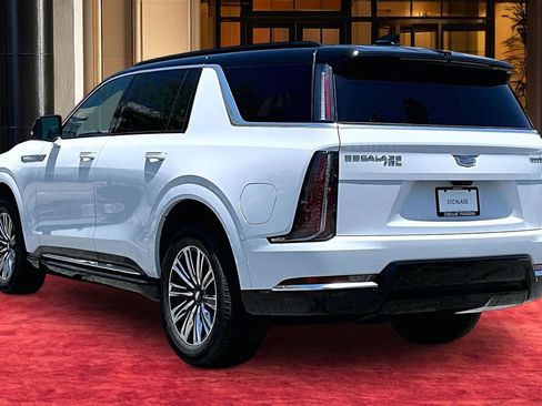 New 2026 Cadillac Escalade IQL Luxury w/ LPO, Floor Liner Package AWD/4WD image 4