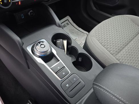 Used 2020 Ford Escape SE image 26