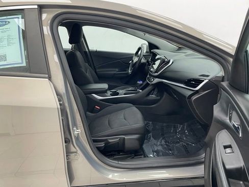 Used 2017 Chevrolet Volt LT w/ Comfort Package FWD image 15