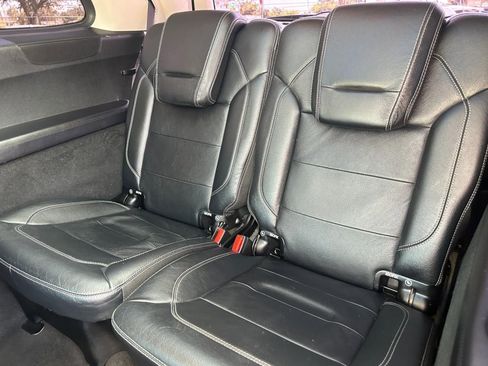 Used 2014 Mercedes-Benz GL 550 4MATIC image 28