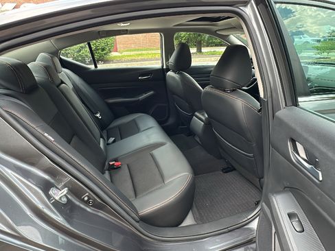 Used 2021 Nissan Altima 2.5 SR w/ SR Premium Package FWD image 25