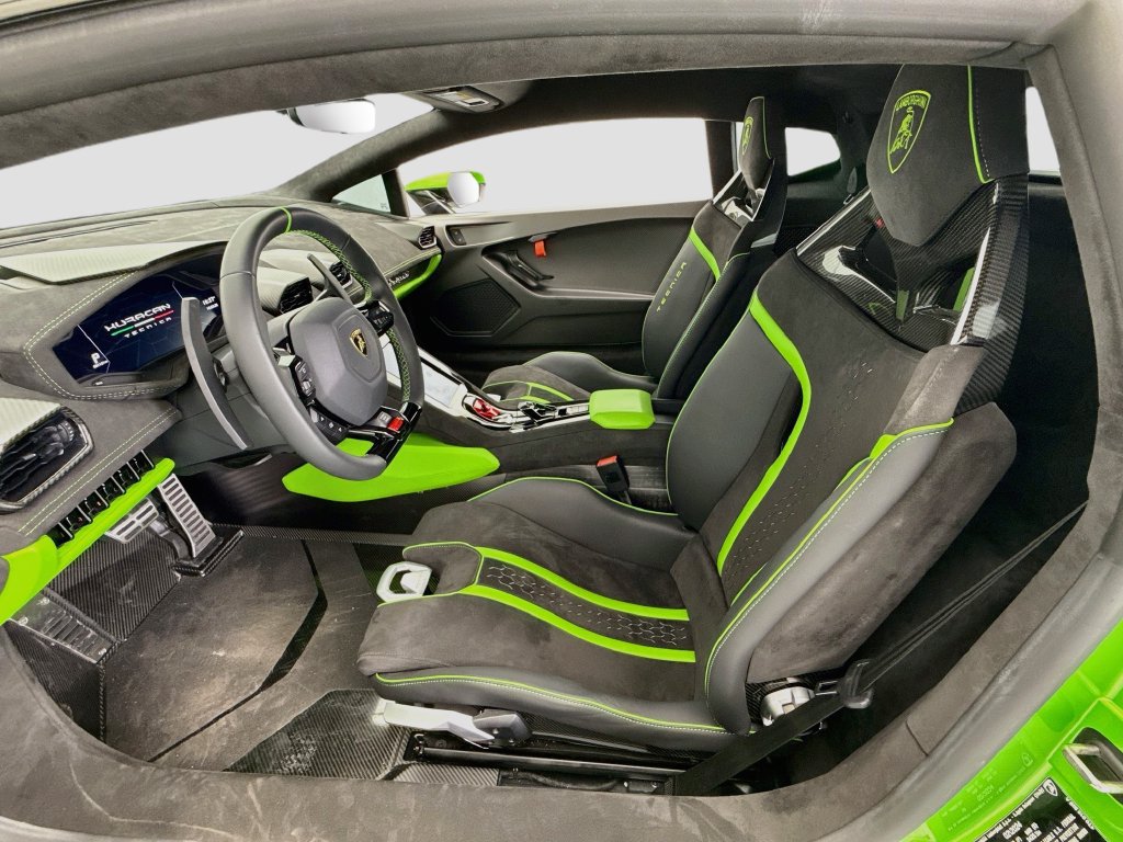 Used 2024 Lamborghini Huracan Tecnica RWD image 18