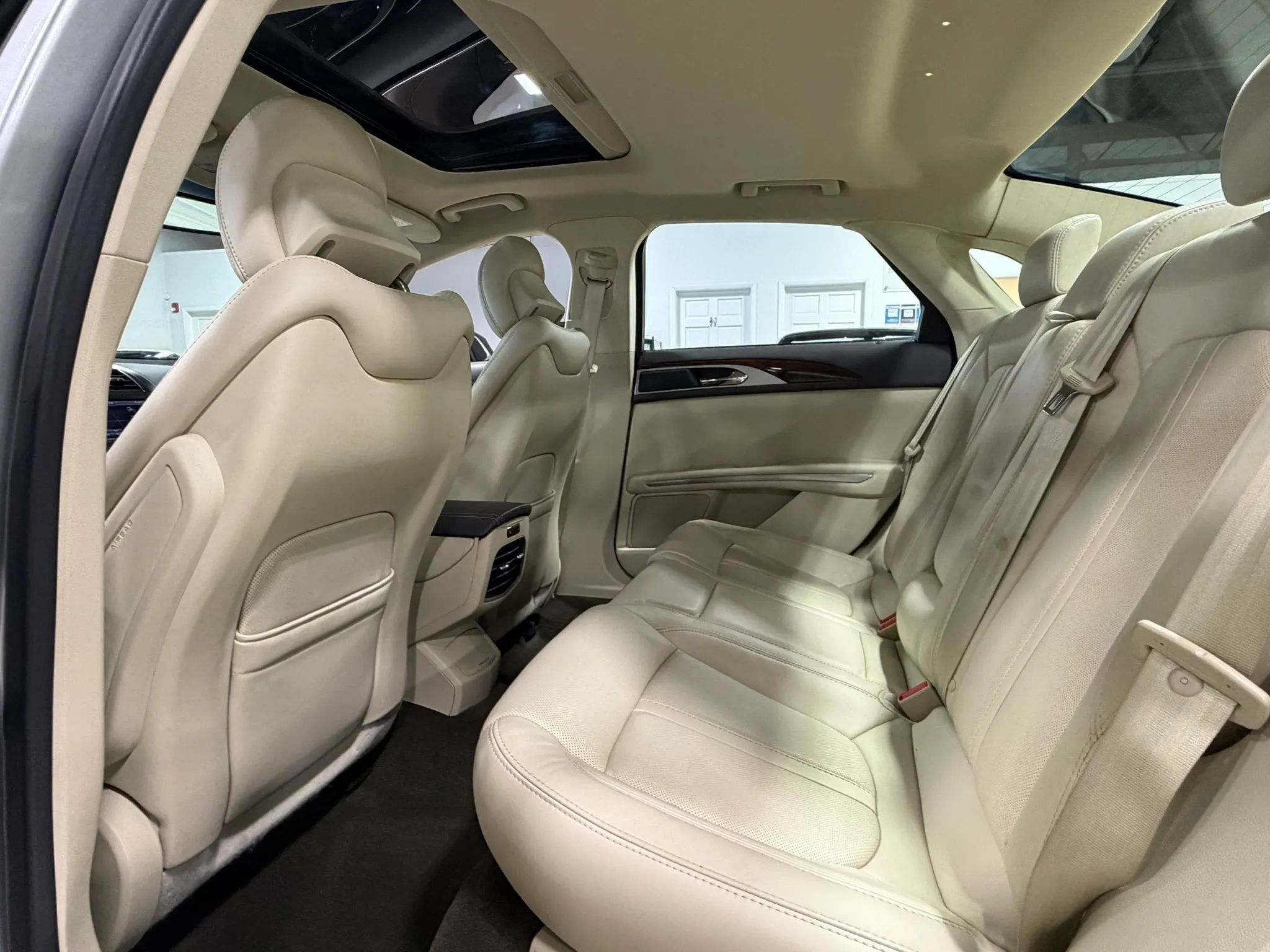 Used 2013 Lincoln MKZ FWD image 25