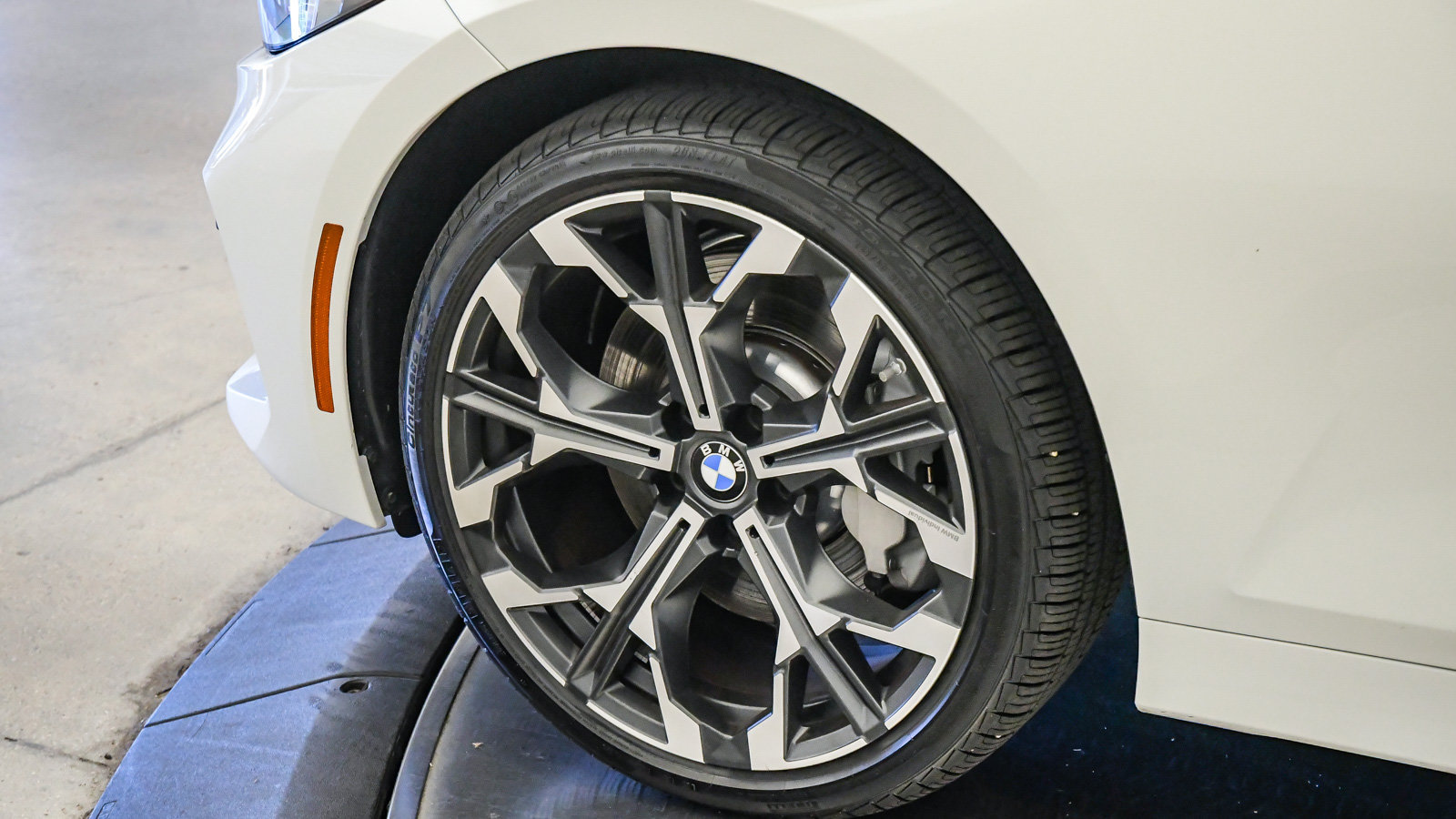 Used 2026 BMW 330i Sedan w/ Premium Package RWD image 10