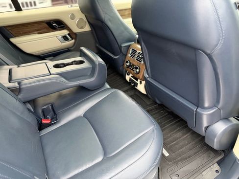 Used 2019 Land Rover Range Rover HSE image 10