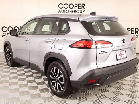 Used 2025 Toyota Corolla Cross AWD Hybrid image 21