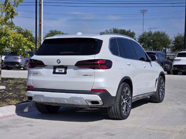 Used 2025 BMW X5 xDrive40i w/ Executive Package AWD/4WD image 3