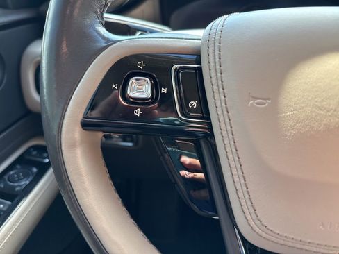 Used 2021 Lincoln Aviator Grand Touring w/ Elements Package Plus AWD/4WD image 21