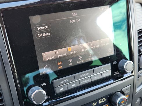 Used 2024 Nissan Titan SV w/ SV Convenience Package image 17