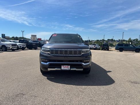 Used 2022 Jeep Grand Wagoneer Series III AWD/4WD image 8