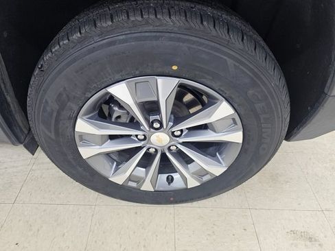 Used 2026 Chevrolet Equinox LT FWD image 23