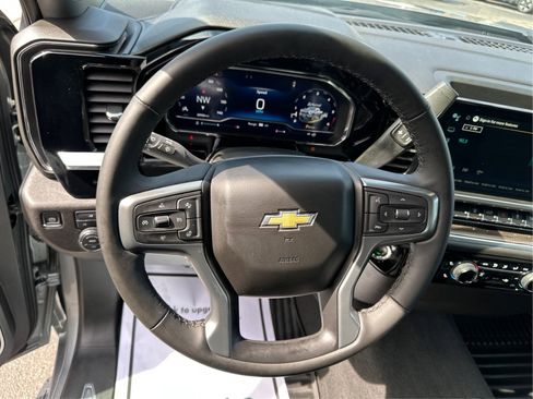 Used 2025 Chevrolet Silverado 2500 LT w/ Convenience Package AWD/4WD image 18