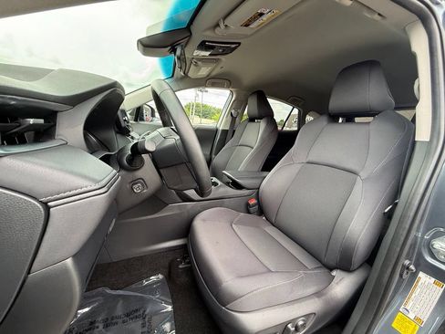 Used 2024 Toyota Venza LE AWD/4WD image 22