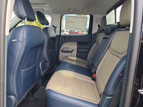 New 2025 Ford Maverick Lariat w/ 4K Tow Package image 11