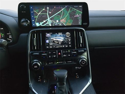 Used 2024 Lexus LX 600 4WD w/ Luxury Package image 24