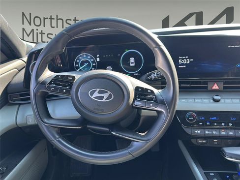 Used 2024 Hyundai Elantra Limited FWD image 10