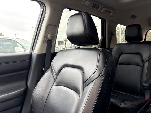 Used 2023 Nissan Pathfinder SL w/ SL Premium Package image 5