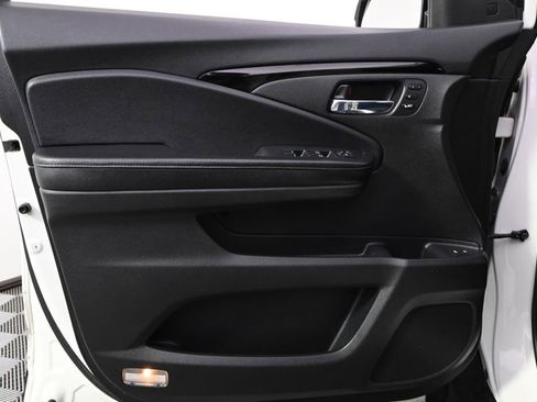 Used 2016 Honda Pilot Elite image 23