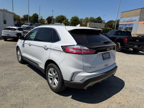 Used 2019 Ford Edge SEL w/ Equipment Group 201A FWD image 3