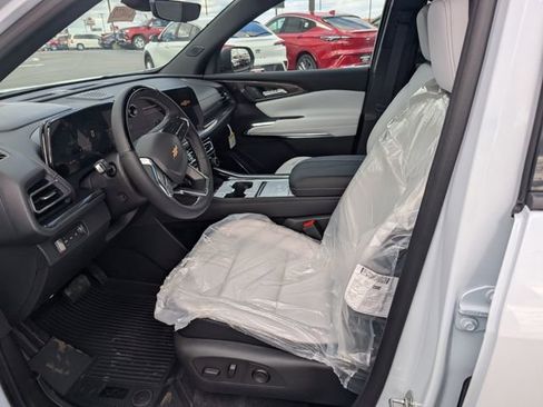 New 2026 Chevrolet Traverse High Country w/ LPO, Floor Liner Package AWD/4WD image 11